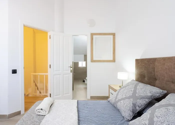Διαμέρισμα Exclusive Attic Vistas 3 With Breathtaking Sea View, Only 100 M To The Sea, Heated Pool, Aircon, Wifi *
