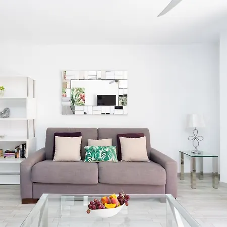 Exclusive Attic Vistas: Seaside Retreat With Heated Pool Apartment Arona (Tenerife)