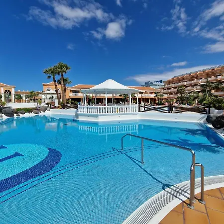 Exclusive Attic Vistas: Seaside Retreat With Heated Pool Arona (Tenerife)