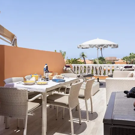 Exclusive Attic Vistas: Seaside Retreat With Heated Pool * Arona (Tenerife)