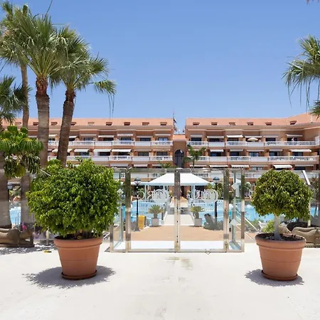 Exclusive Attic Vistas: Seaside Retreat With Heated Pool * Arona (Tenerife)